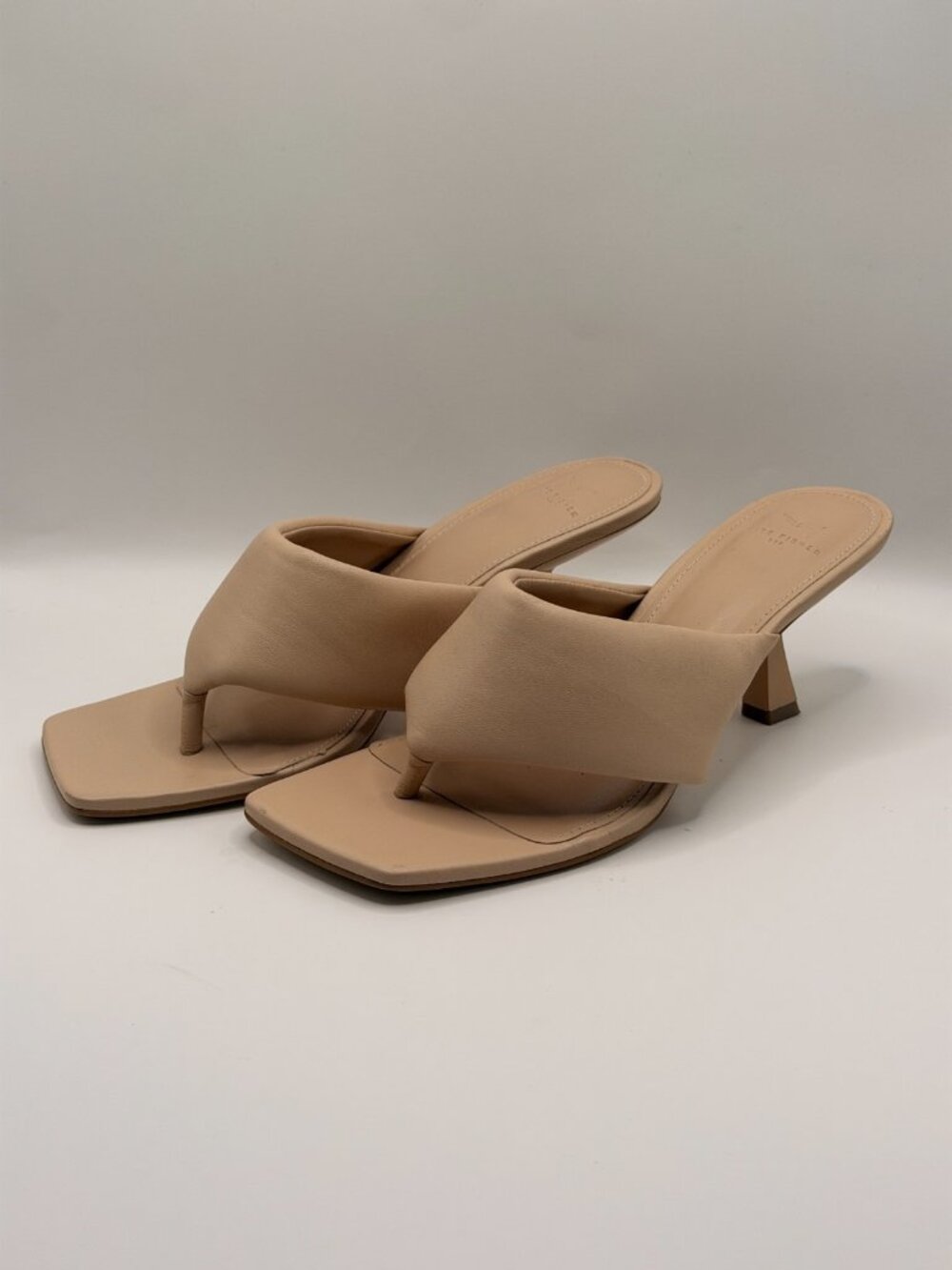 Marc Fisher Womens Toree Beige Leather Heel Square Toe Sandal Sz 9